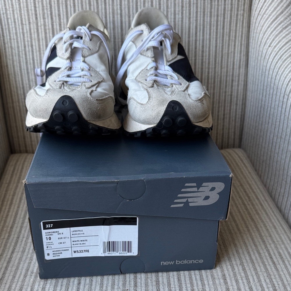 New Balance 327 Sneakers women’s size 10 - White and Black